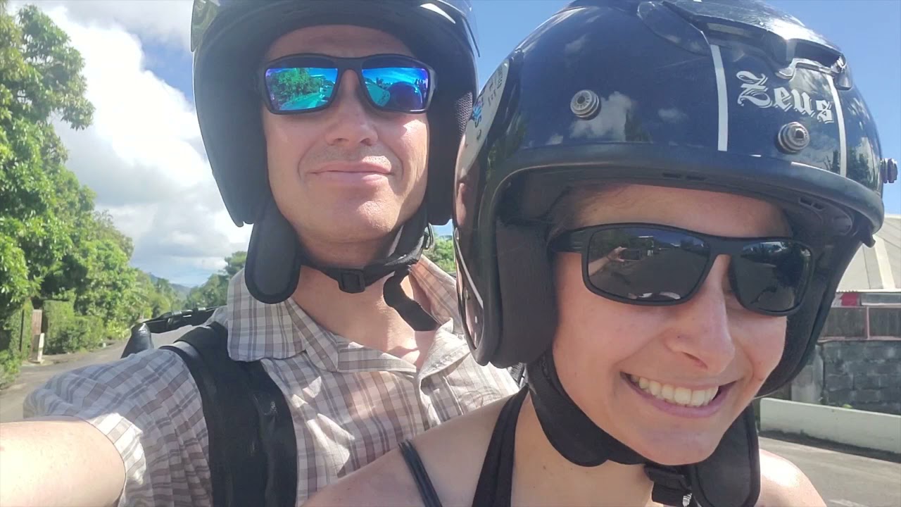 ⁣9 - Sailing and Exploring Mo'orea!