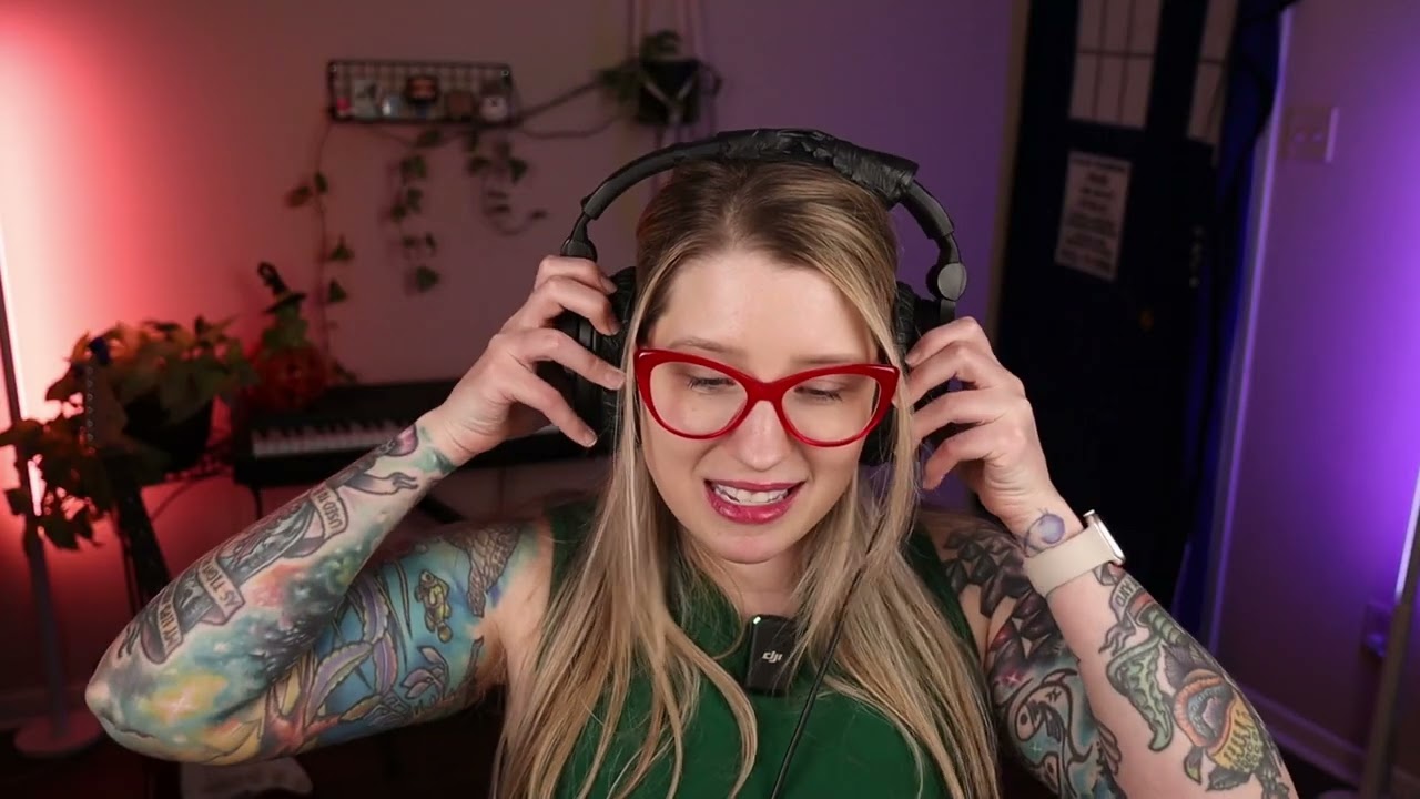 Singer Reacts to Ren's 