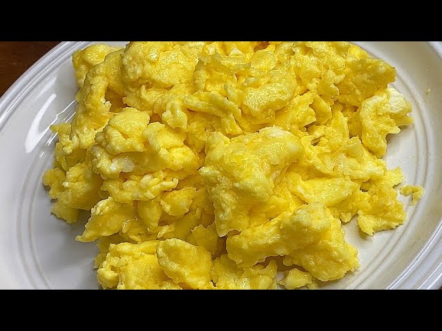 The BEST Scrambled Eggs - Light & Fluffy! - Julie's Eats & Treats ®