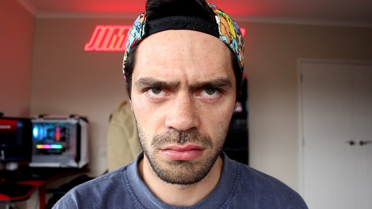 When you play the game with your older brother - YouTube