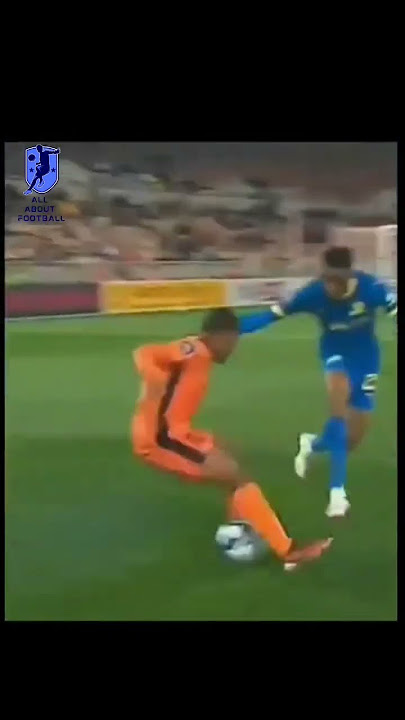 Appollis making Sundowns players dance🔥🤣 #dstvprem #safootball #kasifootball