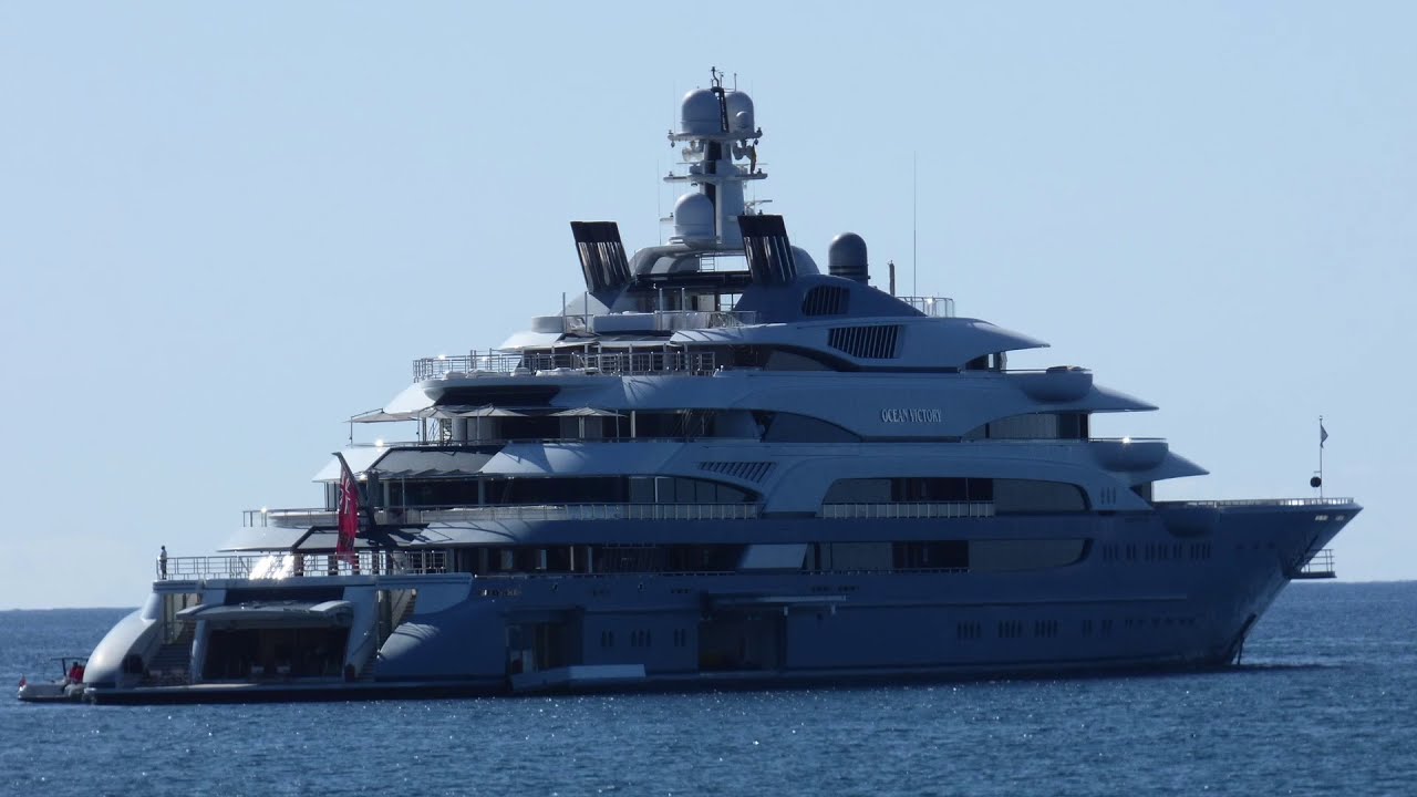 biggest yacht in puerto banus