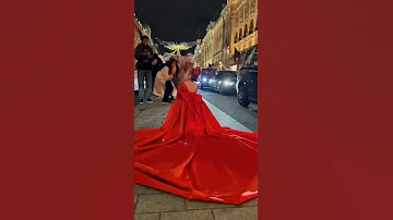 يا ويلي لابس أحمر 