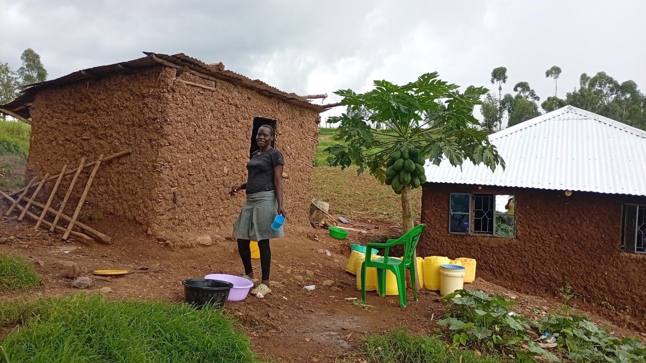 LEVELING FLOOR OF MAMA KLIF 'S HOUSE 🏡😞