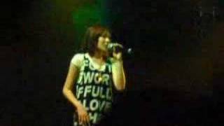PLEASE if someone knows the title of the song at 0:19, tell me ! xD.