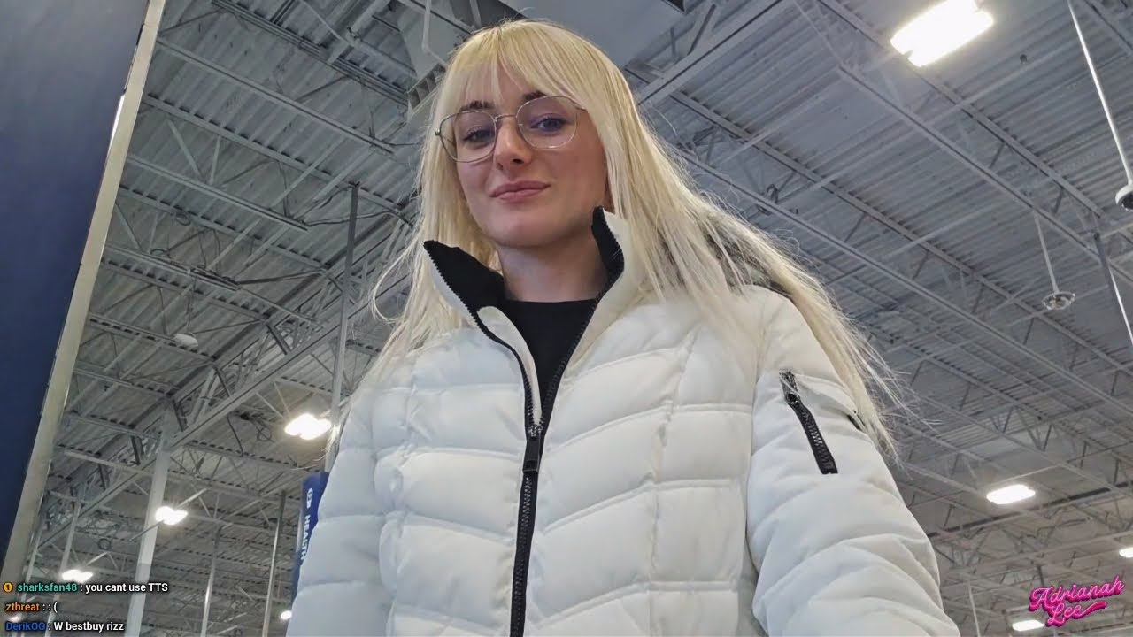 Trolling a Live Streamer with Text to Speech at Best Buy‼️😭