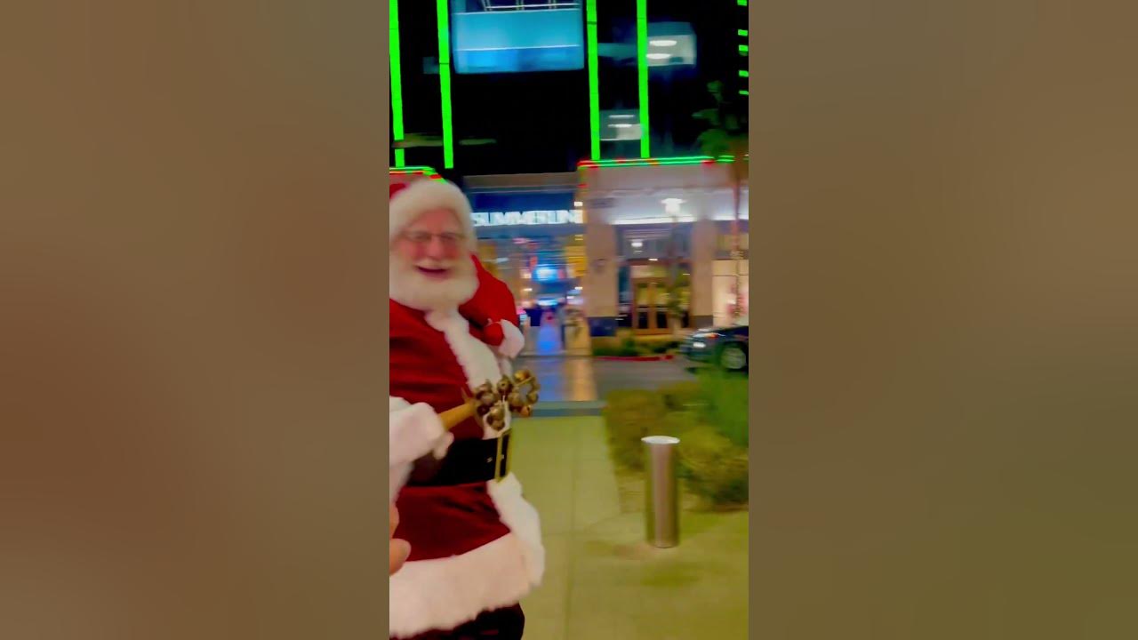 Santa claus comin to town