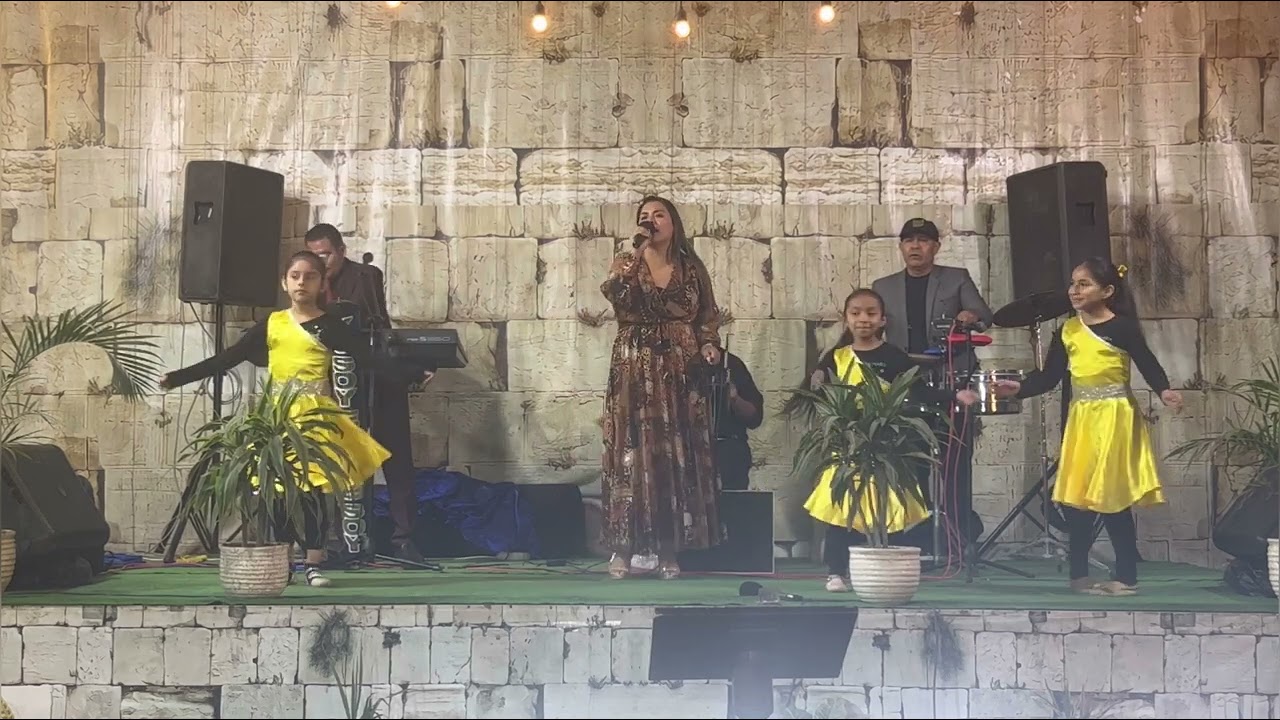 La familia Jenny López cristiana