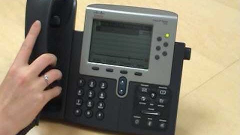 Cisco IP Phone 7962 Placing a Call