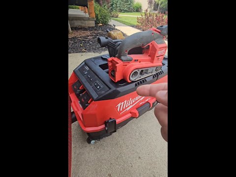 M18 FUEL™ 9 Gallon Dual Battery Dust Extractor w/ PACKOUT™ Compatibility and VACLINK™ | 0888