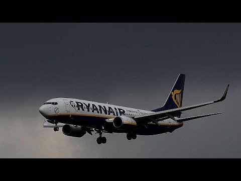 Videó: Ír Zenehallgatók A Ryanair Járaton Lépnek Fel