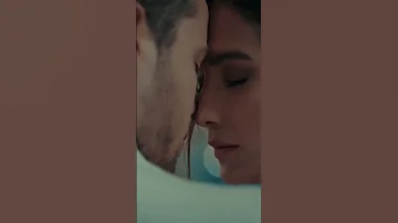 القبلة المثيرة في الحفلة العهد Shorts 