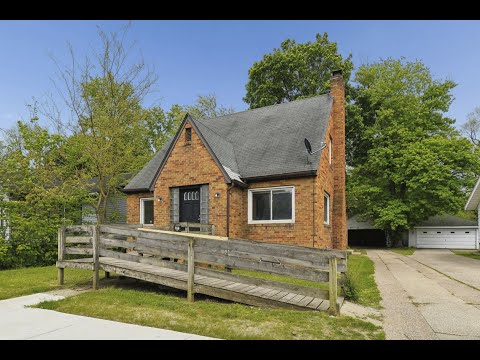 1017 McAllister Avenue, Benton Harbor, MI home video tour