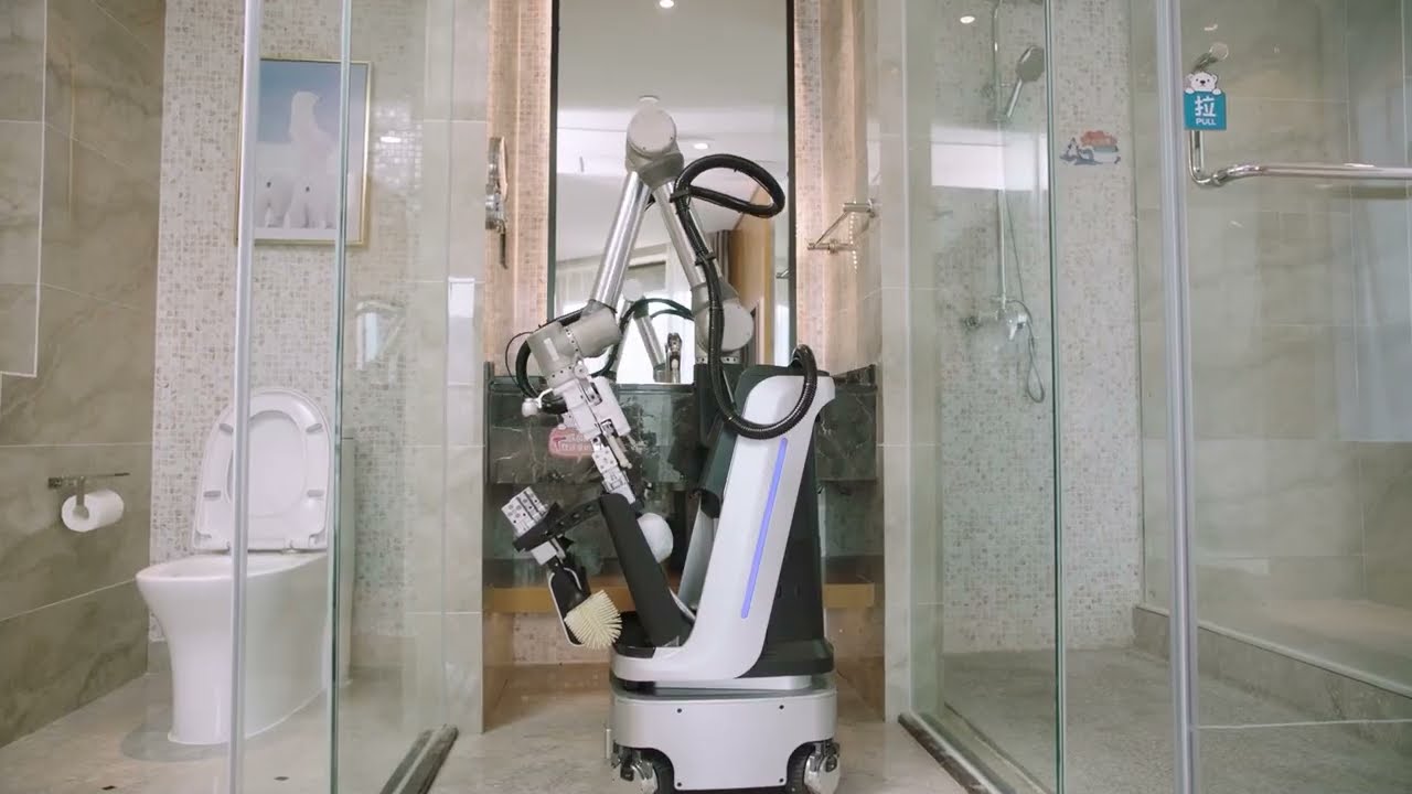 Jingwu 3D toilet cleaning robot makes cost lower and efficiency higher.