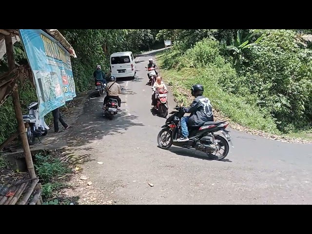 Arus mudik di jalur ekstrim Gunung Lio , menuju Salem - Majenang class=