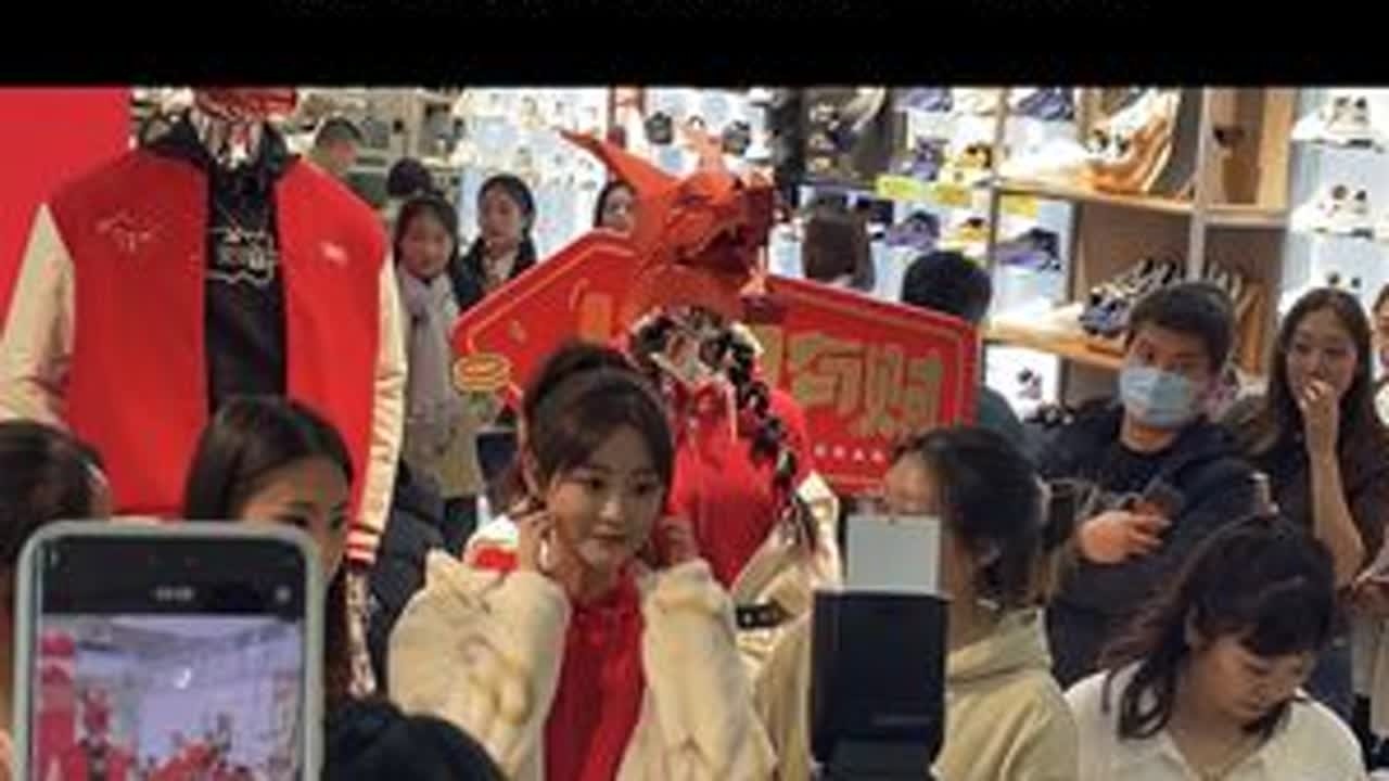 最美周芷若@祝绪丹Bambi 在石家庄给河北上分了@河北文旅 #石家庄 #祝绪丹 #这么近那么美周末到河北 #石家庄游玩推荐 #人气爆棚