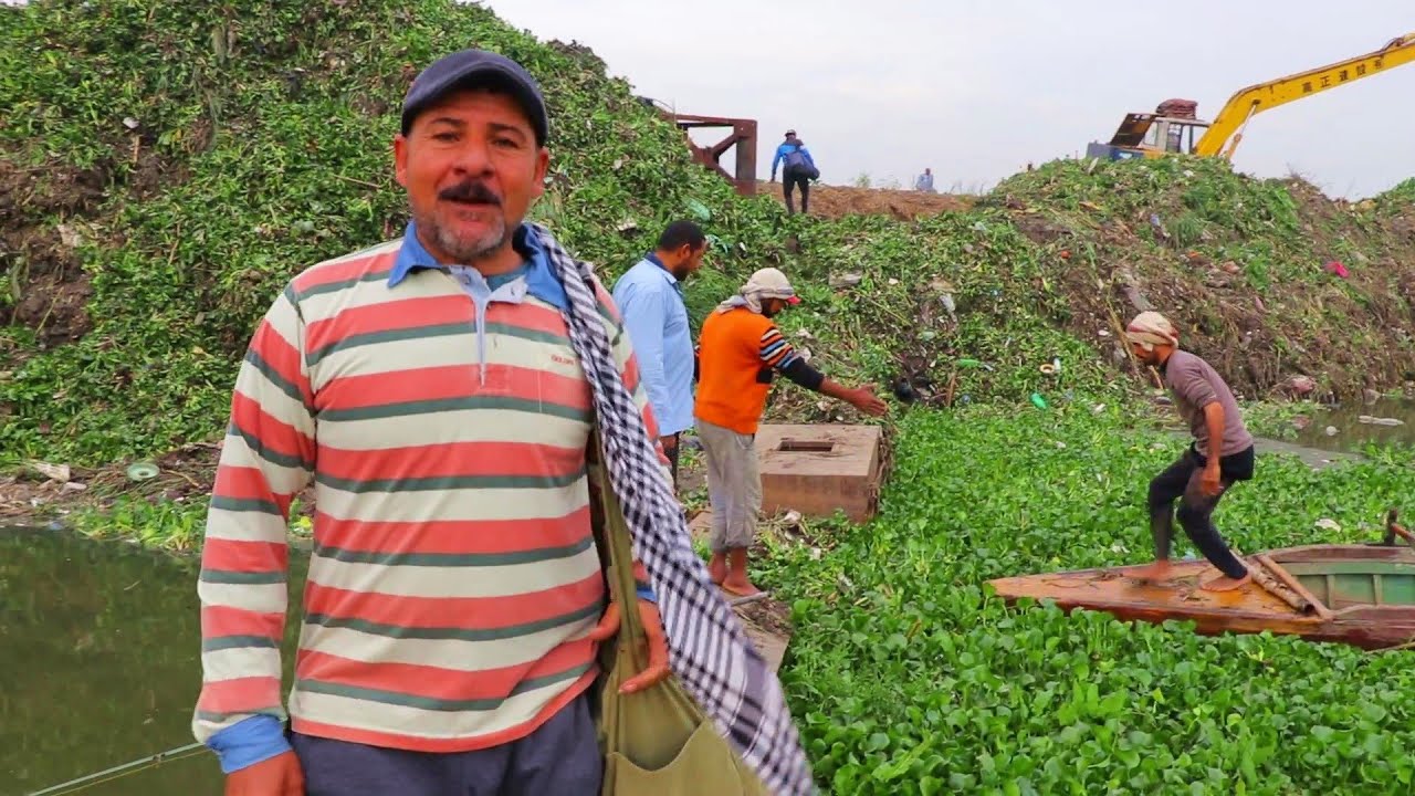 Мы спустились за земснаряд, чтобы найти сома, а это оказалась рыболовная ловушка.