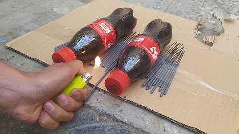 Experiment Sparklers against two Coca-Cola #sparkler #coca #experiment