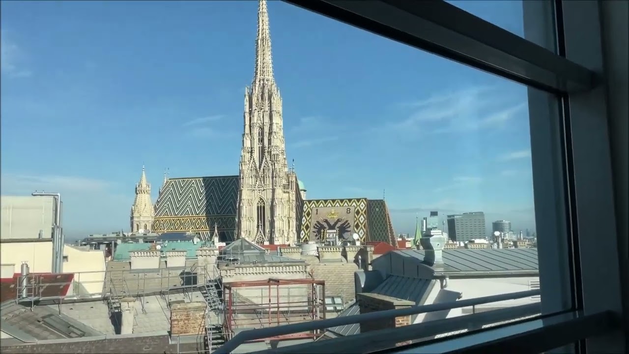 Zwei Aufzüge an der Sky Bar vom Kaufhaus Steffl in Wien