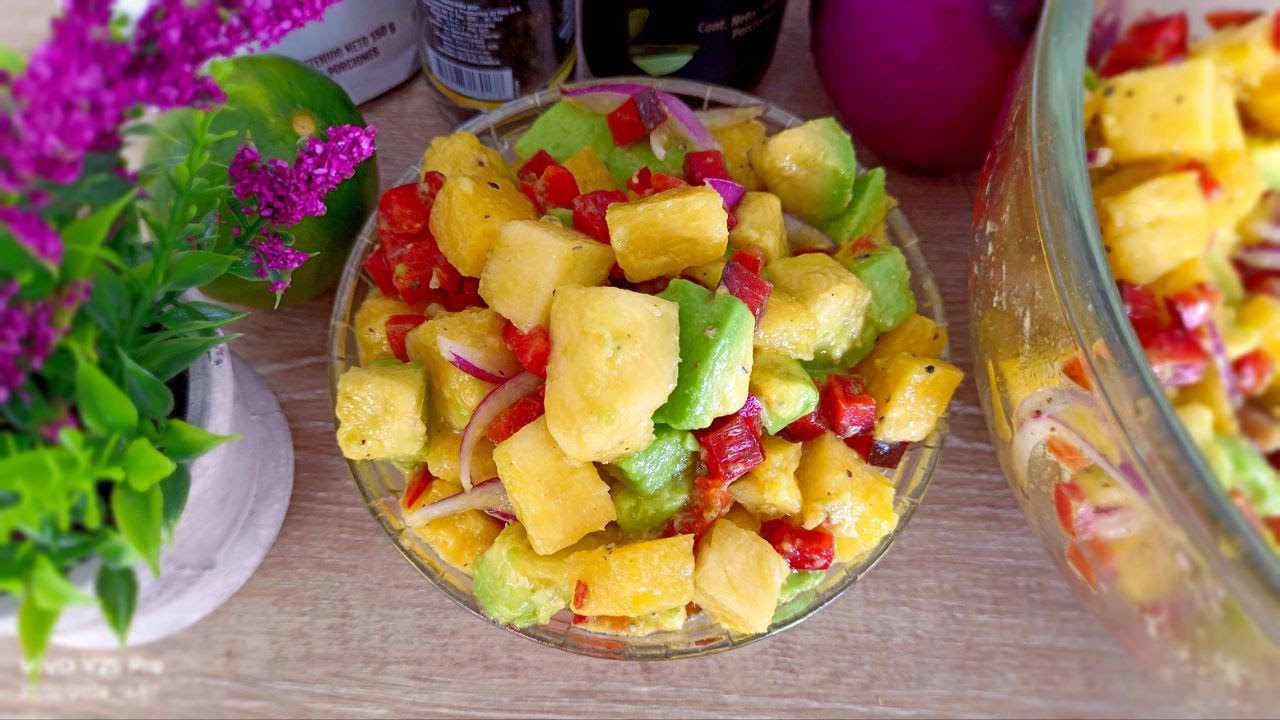 🥗🍍 ¡Aprende cómo combinar la piña y el aguacate en una ensalada que te dejará sin palabras! 🤤🥑