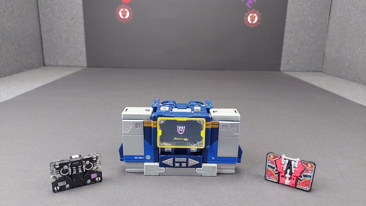 Transformers Netflix Earthrise Soundwave figura visszaalakítása