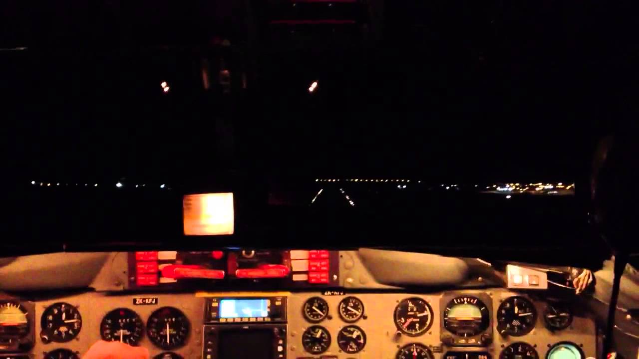 Convair 580 landing at nzpm