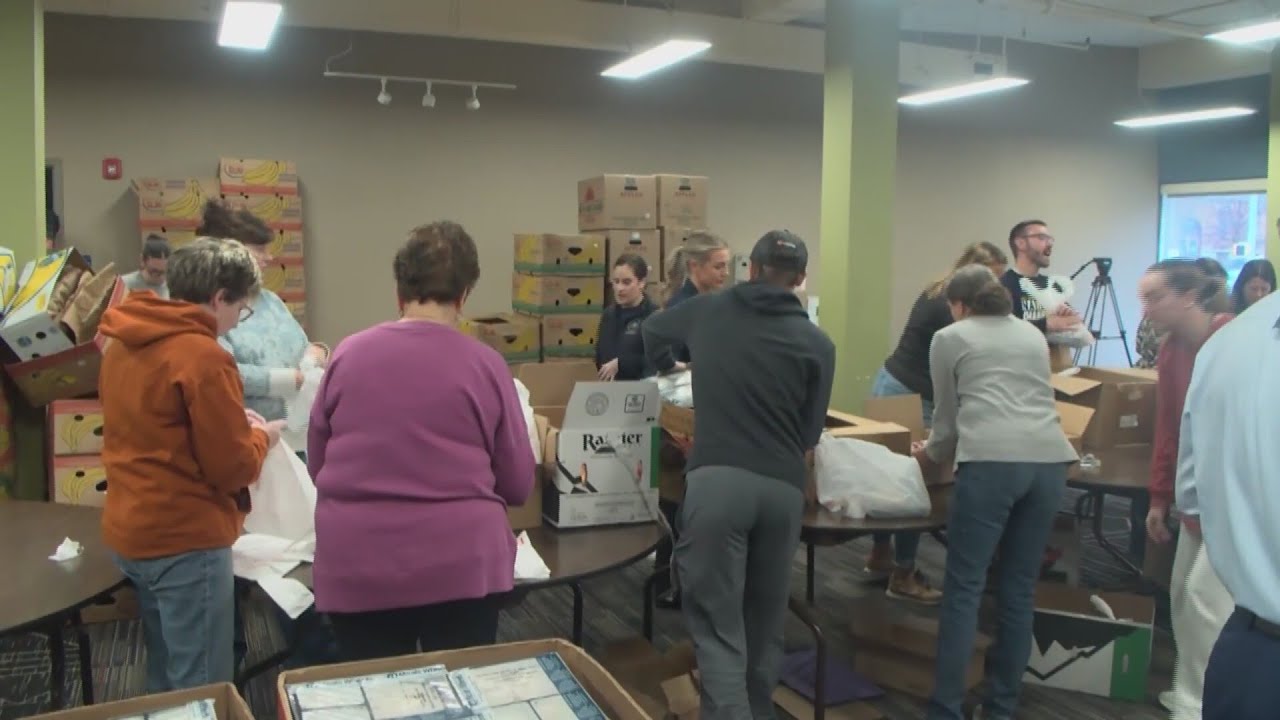State workers pack holiday meals for homebound adults | 28/22 News