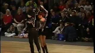 Two Step Dance Moves - Turns - Double handed windmill