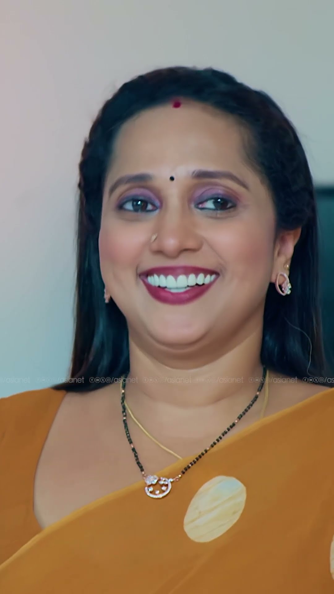 #IshtamMathram പൂവ് തരുമ്പോൾ പുഞ്ചിരിച്ചുകൊണ്ട് വാങ്ങണം