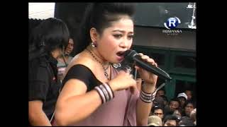 Aku Tak Butuh Cinta - Lilin Herlina - Monata live Mojosari 3 Juni 2012