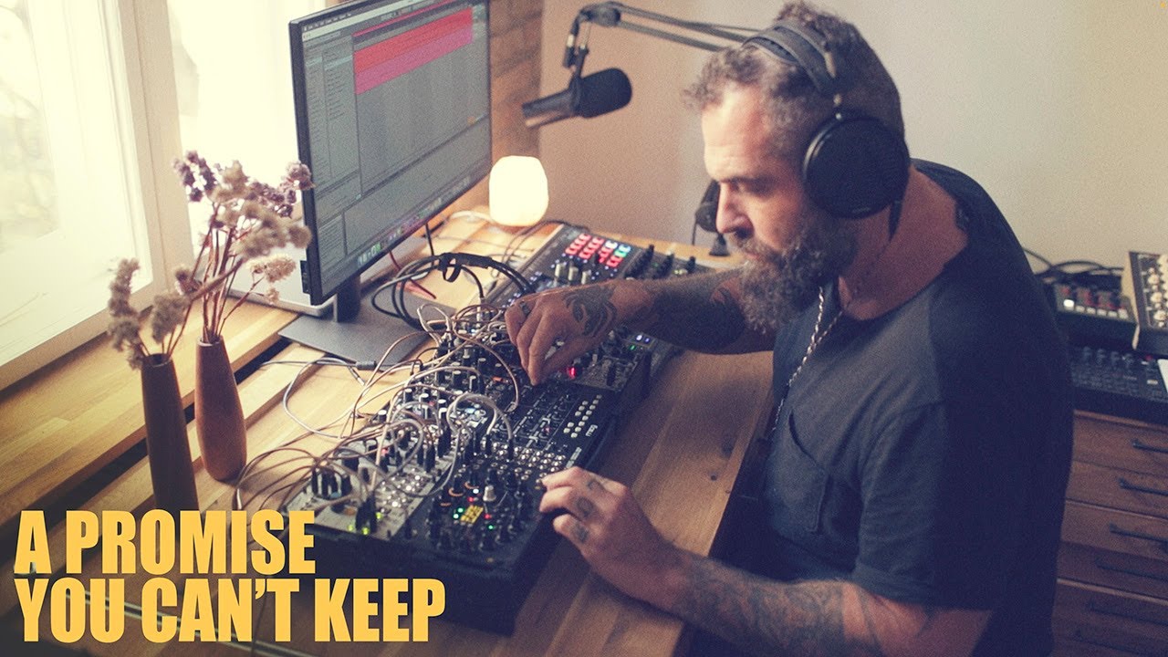 A Promise You Can't Keep // Oora [ Moog Mavis ]