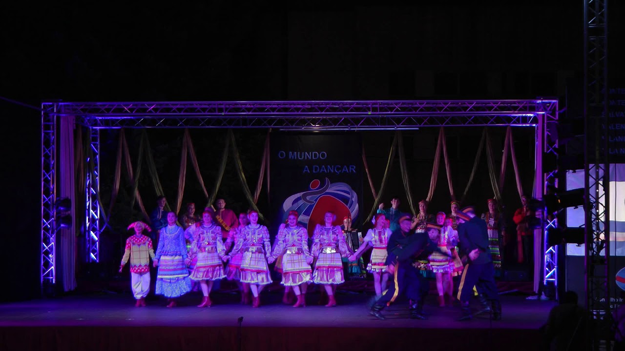 俄罗斯国旗 Russian folk dance: Funfair