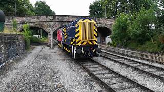 The Gronks get ready to haul the class 101 to Duffield on the 12/08/2018.