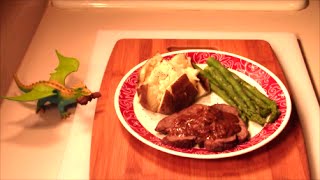 Http://www.coppercountryoutdoors.com backyard dutch oven cooking. this
meal was almost ruined by me not keeping a close eye on the internal
temperature of th...