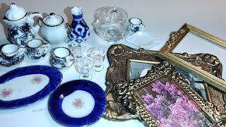 Dollhouse Dining Room -Selecting China and Wall Decor: ROOMING HOUSE DOLLHOUSE screenshot 4