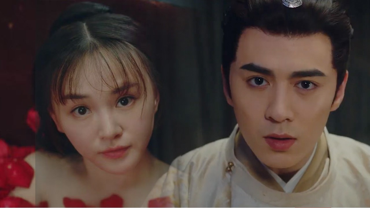 高冷王爺推門而入，竟撞見王妃在浴池中沐浴，萬年冰封的臉瞬間爆紅！💗#夏宁骏#曦子#蓝博#Oh! My Sweet Liar! #桃花追剧💗