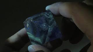 イリノイ州 Cave-in-Rock産 蛍光八面体(へき開) オイルインフロー