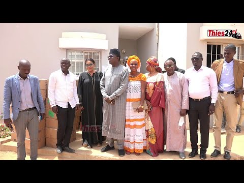 Mamadou Ndione Maire de Diass réceptionne les denrées offertes aux populations par Dangote