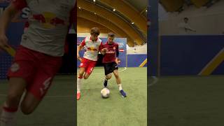 Cara bertahan 1v1 | dengan Pesepakbola Profesional