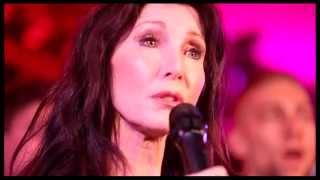 Watch Joanna Gleason's Beautiful Cover of James Taylor's "Close Your Eyes"