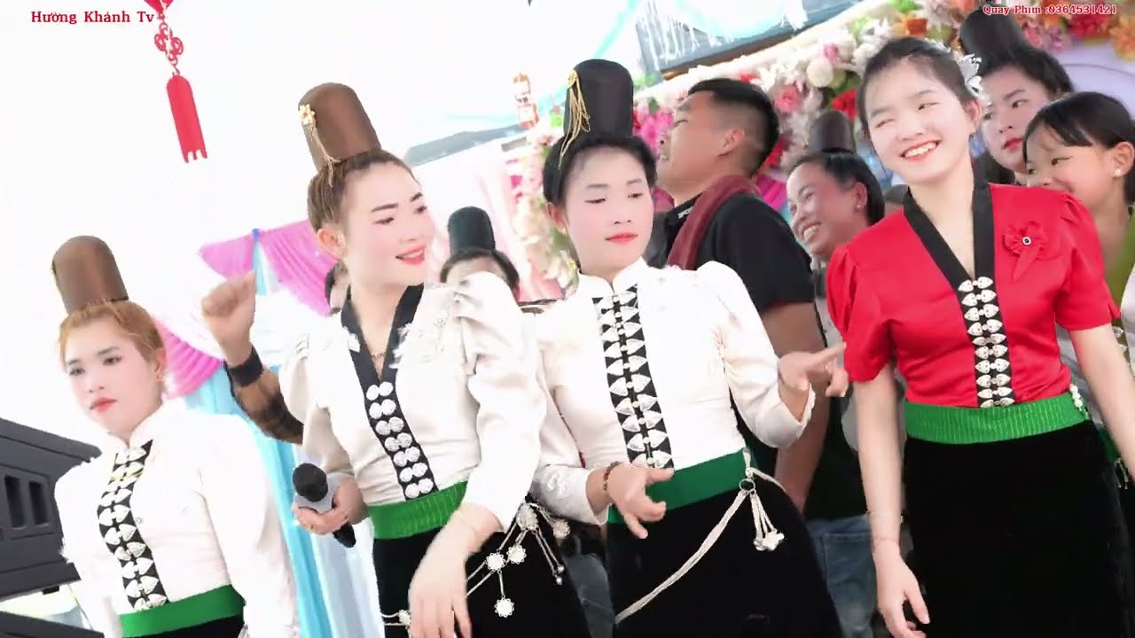 Chị Em Nhảy Cực Căng Mừng Tân Gia : Anh Nam Hoa - Quỳnh Nhai - Sơn La