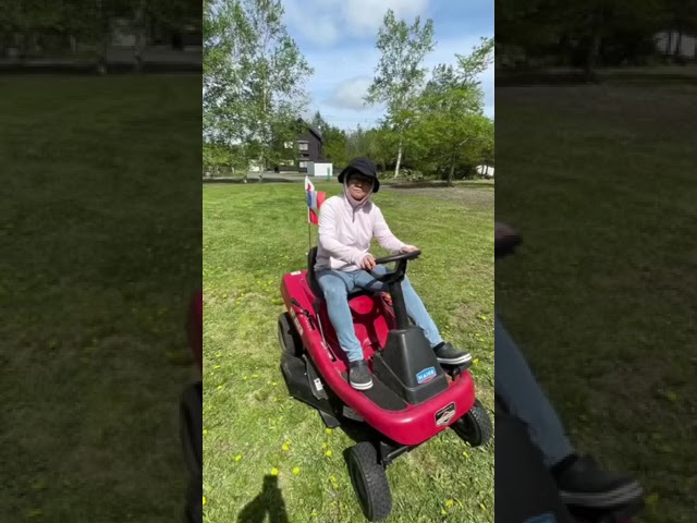 お客様使用動画】 北海道の広い芝生でハイガーの乗用芝刈り機・草刈機
