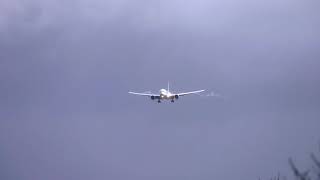 Famous AWESOME WINGTIP VORTICES - BOEING 777 Profile