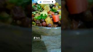 Barish k mosam Mai Chatpati kala chana chaat shorts streetfood