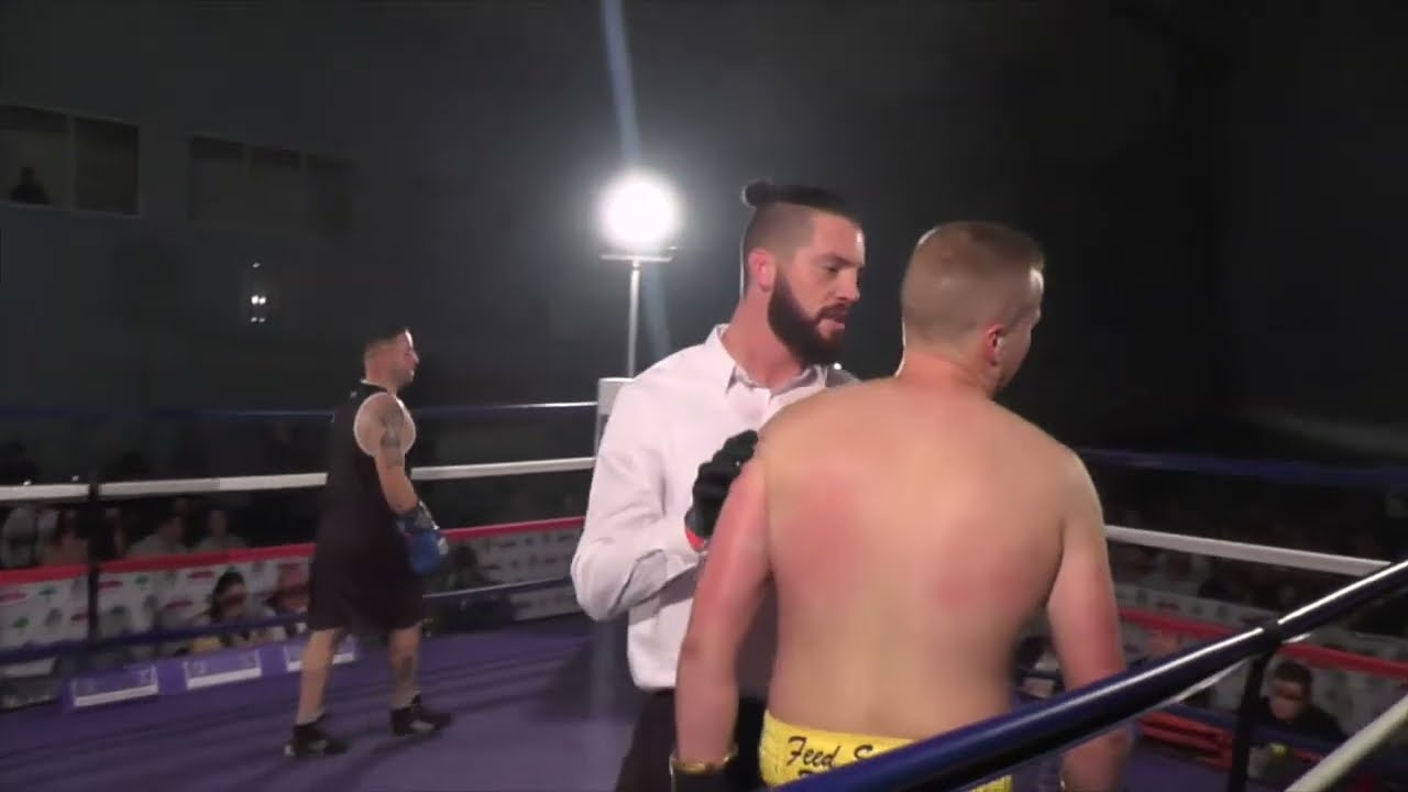 West Berks White Collar Boxing Ash Beere Vs Mikey O'Neill
