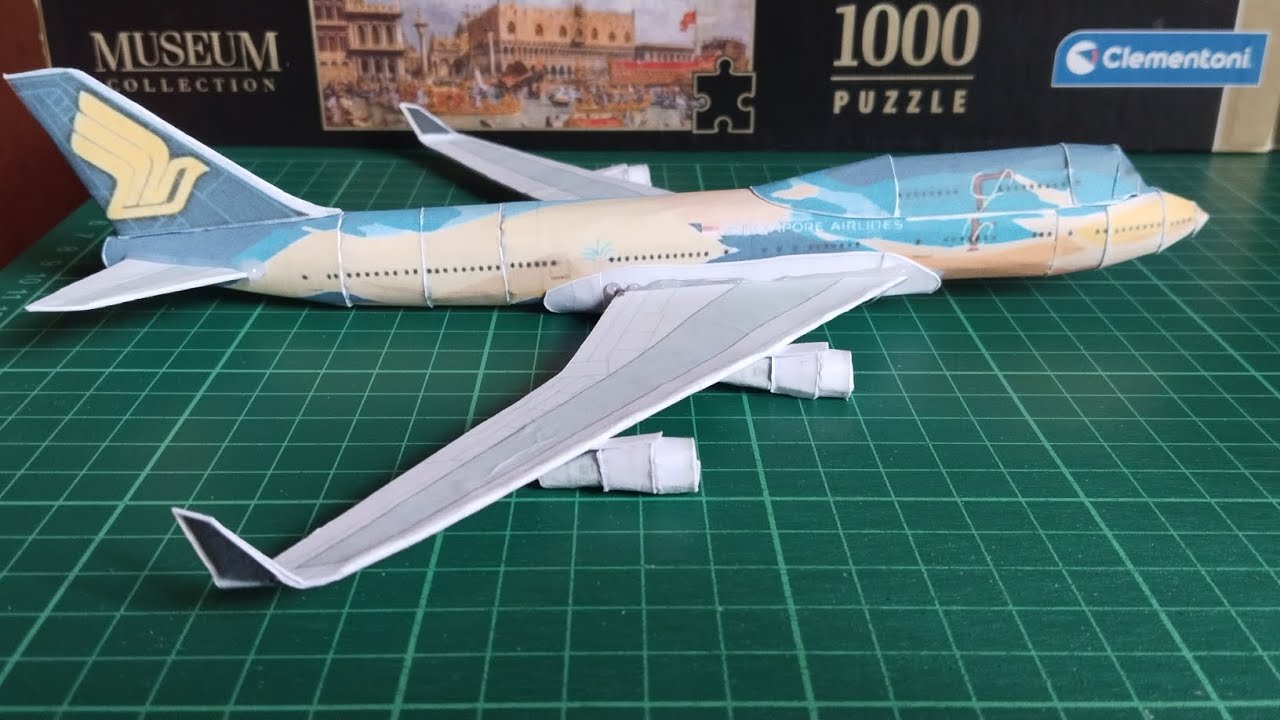 Singapore Airlines B747-400 (9V-SPK) Tropical MegaTop Livery