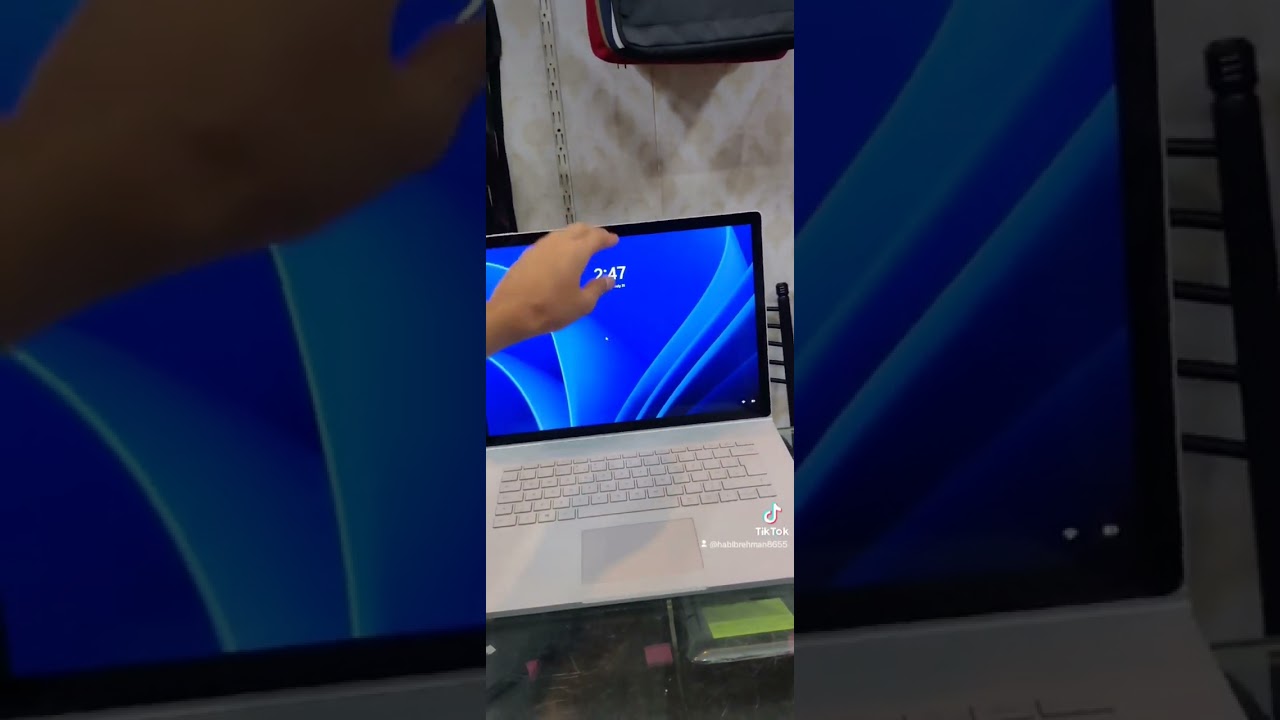 surface book microsoft core i7 8 gen 6 GB graphic card 4k resolution touch screen