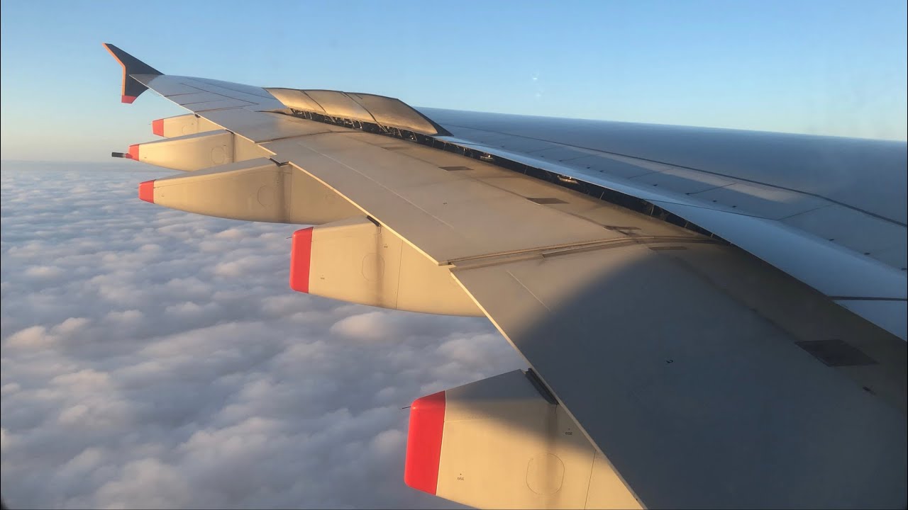 Singapore Airlines A380 Stunning And Cloudy Arrival Into London Heathrow!