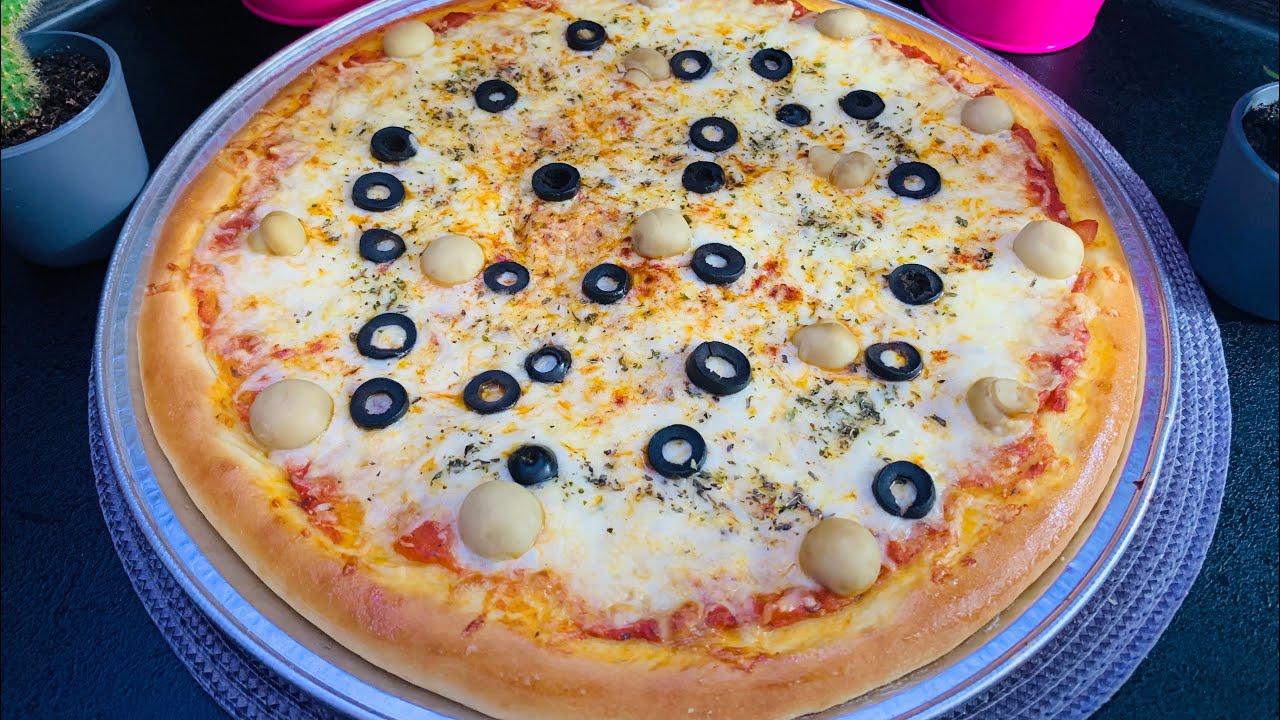 بيتزا بعجينة ذهبية مميزه تنافس جميع المطاعم مع تحضير الذ صلصة 😍 لا تفوتوا مع هبة نحاس