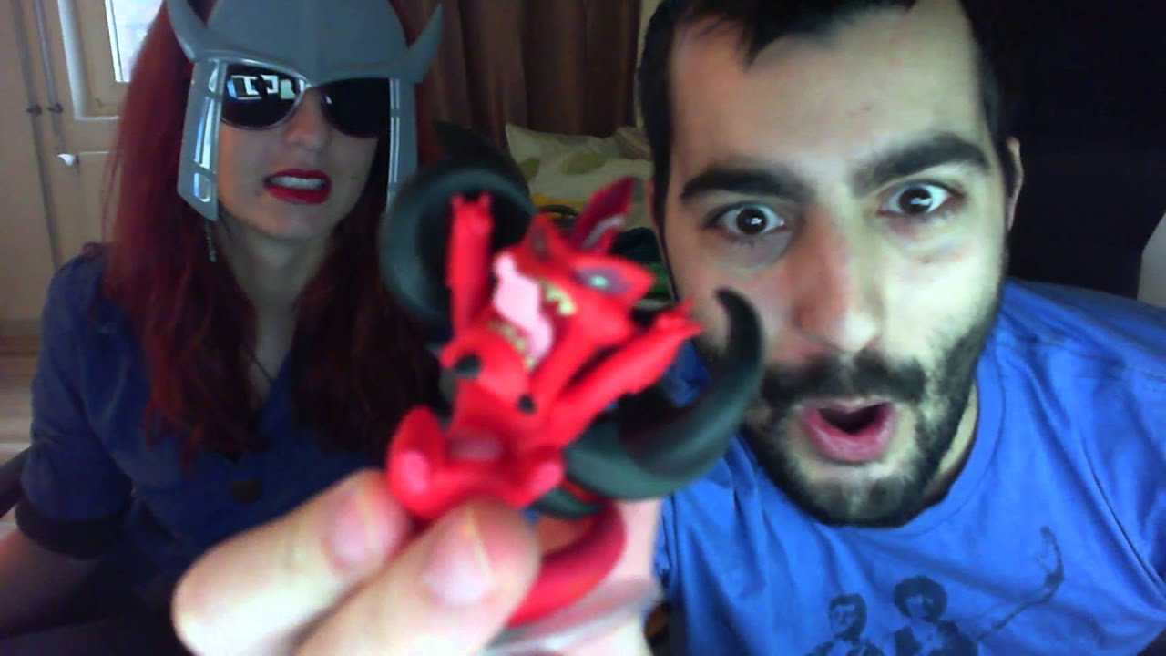 Unboxing Loot Crate November 2015 - Combat